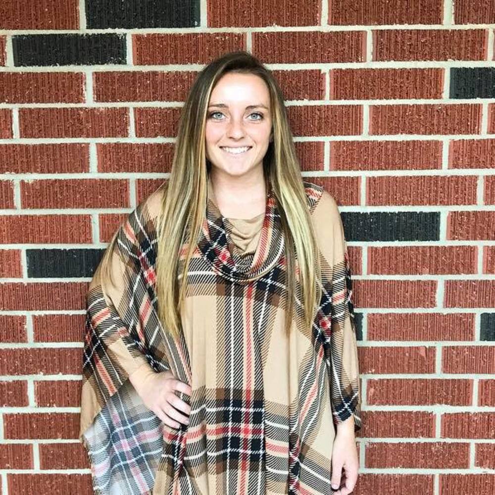 Meet your Posher, Chloe